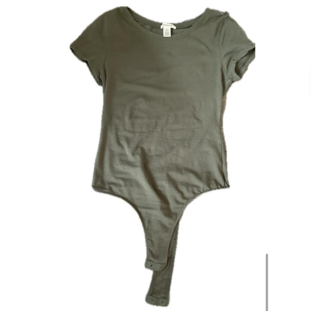 BOZZOLO Green Soft Scoop Neck Bodysuit  T Shirt in